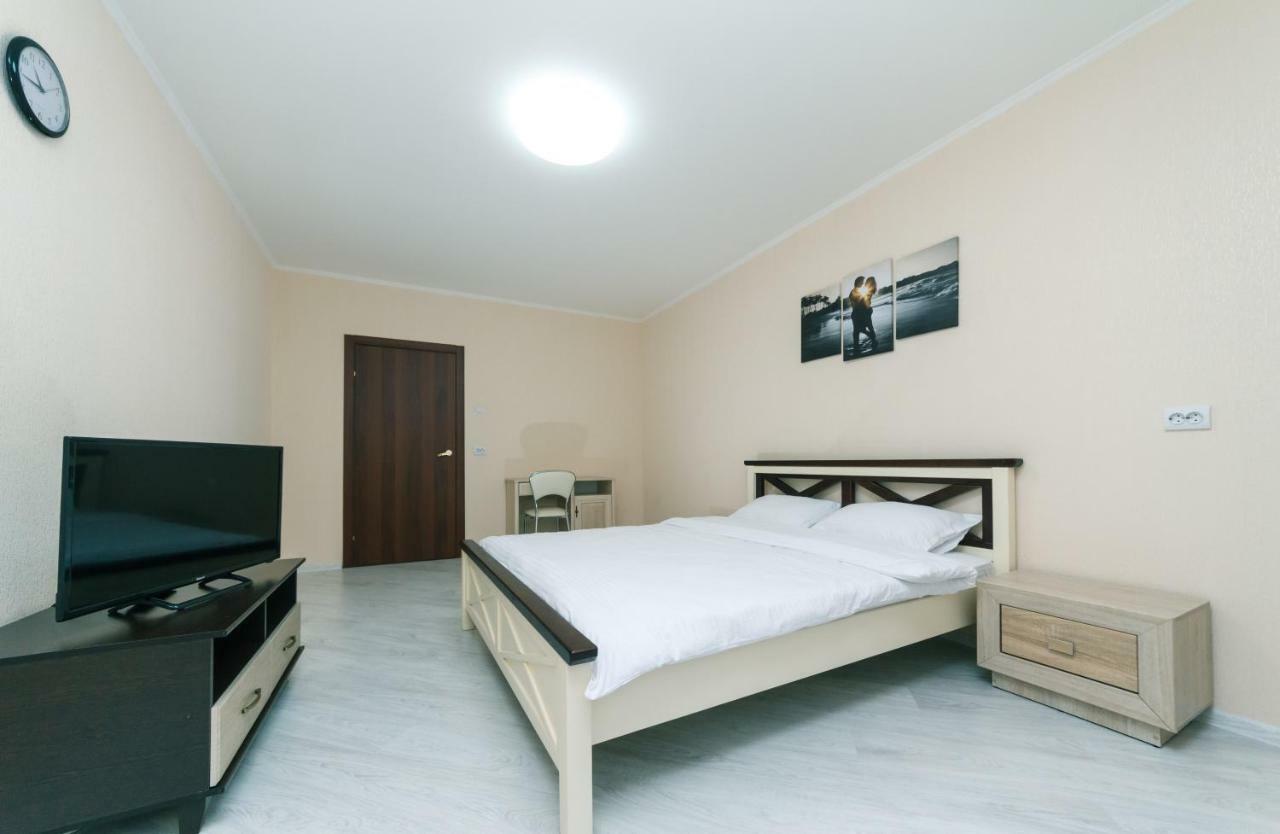Видовая Квартира Yaroslavichi-2 Vyšhorod Exteriér fotografie